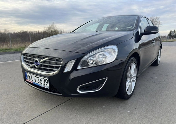 Volvo V60 cena 41000 przebieg: 242000, rok produkcji 2013 z Kłodzko małe 667